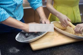 花生芝麻麻薯怎么做，花生芝麻麻薯怎么做好吃，花生芝麻麻薯做法