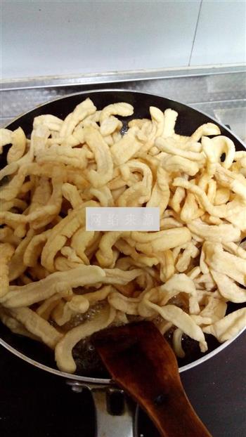 葡萄干沙琪玛怎么做，葡萄干沙琪玛怎么做好吃，葡萄干沙琪玛做法