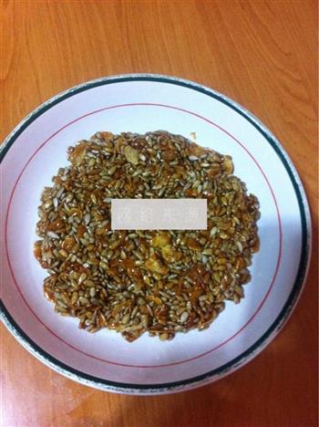 玉米片瓜子仁酥糖怎么做，玉米片瓜子仁酥糖怎么做好吃，玉米片瓜子仁酥糖做法