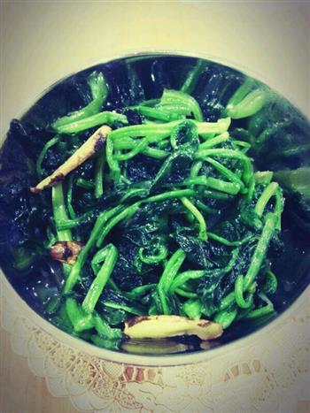 炒菠菜怎么做，炒菠菜怎么做好吃，炒菠菜做法