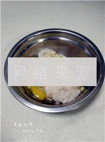 黑椒鱼饼怎么做，黑椒鱼饼怎么做好吃，黑椒鱼饼做法