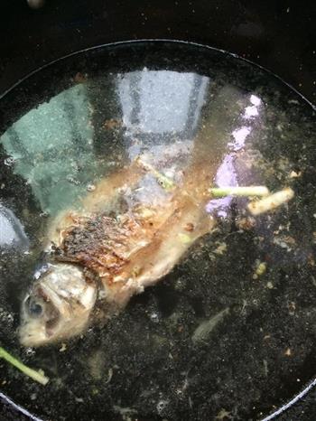 鲫鱼汤-—家常菜怎么做，鲫鱼汤-—家常菜怎么做好吃，鲫鱼汤-—家常菜做法