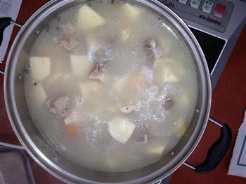 竹笋煲大骨汤怎么做，竹笋煲大骨汤怎么做好吃，竹笋煲大骨汤做法