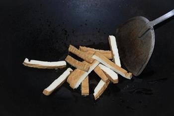 大蒜炒豆干怎么做，大蒜炒豆干怎么做好吃，大蒜炒豆干做法