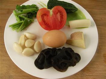 海鲜酸辣豆腐汤怎么做，海鲜酸辣豆腐汤怎么做好吃，海鲜酸辣豆腐汤做法