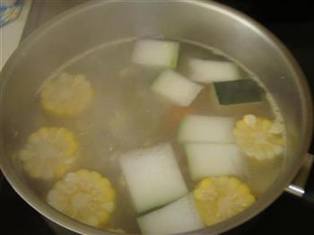 冬瓜排骨玉米汤怎么做，冬瓜排骨玉米汤怎么做好吃，冬瓜排骨玉米汤做法