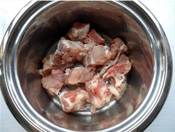 莲藕猪骨汤怎么做，莲藕猪骨汤怎么做好吃，莲藕猪骨汤做法