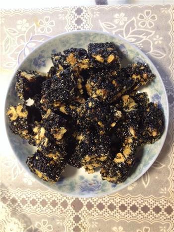 核桃黑芝麻糖怎么做，核桃黑芝麻糖怎么做好吃，核桃黑芝麻糖做法