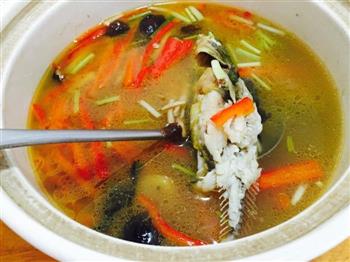 黄骨鱼鲜菇汤怎么做，黄骨鱼鲜菇汤怎么做好吃，黄骨鱼鲜菇汤做法