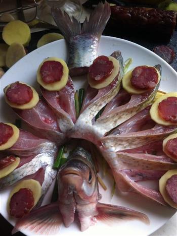 腊肠蒸鳊鱼怎么做，腊肠蒸鳊鱼怎么做好吃，腊肠蒸鳊鱼做法