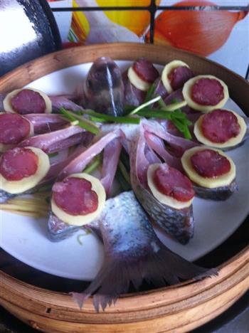 腊肠蒸鳊鱼怎么做，腊肠蒸鳊鱼怎么做好吃，腊肠蒸鳊鱼做法