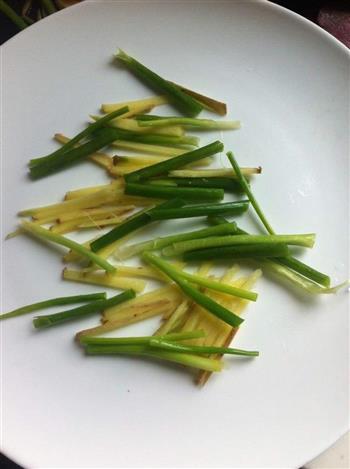 腊肠蒸鳊鱼怎么做，腊肠蒸鳊鱼怎么做好吃，腊肠蒸鳊鱼做法