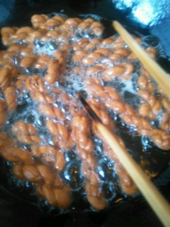 酥香小麻花怎么做，酥香小麻花怎么做好吃，酥香小麻花做法