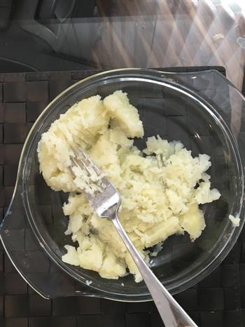 快手黑椒土豆泥-微波炉怎么做，快手黑椒土豆泥-微波炉怎么做好吃，快手黑椒土豆泥-微波炉做法