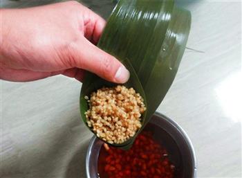 浓香味的腊肠粽怎么做，浓香味的腊肠粽怎么做好吃，浓香味的腊肠粽做法