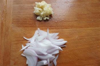 不用过油的烧茄子怎么做，不用过油的烧茄子怎么做好吃，不用过油的烧茄子做法