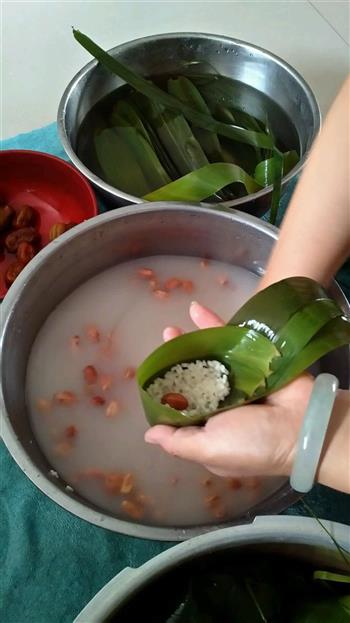 花生蜜枣粽怎么做，花生蜜枣粽怎么做好吃，花生蜜枣粽做法