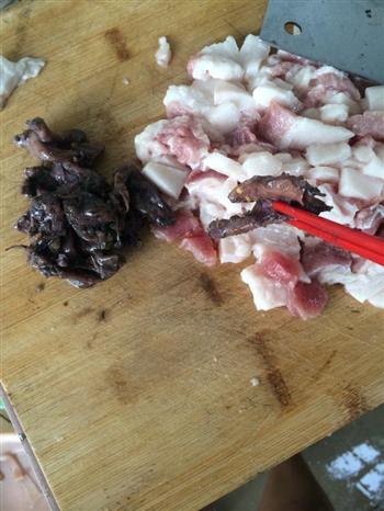 潮汕特色 腌鱿鱼肉饼怎么做，潮汕特色 腌鱿鱼肉饼怎么做好吃，潮汕特色 腌鱿鱼肉饼做法