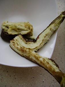 手撕茄子怎么做，手撕茄子怎么做好吃，手撕茄子做法
