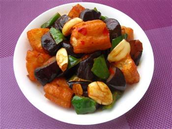 豆瓣茄子炒油条怎么做，豆瓣茄子炒油条怎么做好吃，豆瓣茄子炒油条做法