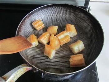 豆瓣茄子炒油条怎么做，豆瓣茄子炒油条怎么做好吃，豆瓣茄子炒油条做法