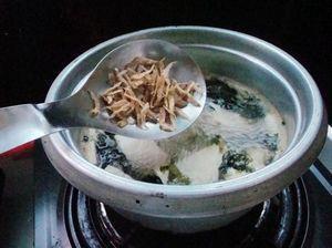 西红柿豆腐紫菜汤怎么做，西红柿豆腐紫菜汤怎么做好吃，西红柿豆腐紫菜汤做法