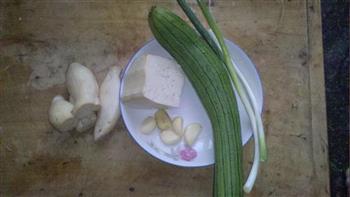 杏鲍菇丝瓜豆腐汤怎么做，杏鲍菇丝瓜豆腐汤怎么做好吃，杏鲍菇丝瓜豆腐汤做法