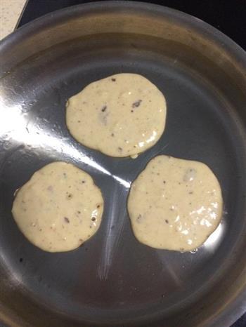 香蕉巧克力煎饼怎么做，香蕉巧克力煎饼怎么做好吃，香蕉巧克力煎饼做法