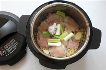 猪蹄黄豆汤怎么做,猪蹄黄豆汤怎么做好吃,猪蹄黄豆汤做法 猪蹄黄豆汤怎么做,猪蹄黄豆汤怎么做好吃,猪蹄黄豆汤做法