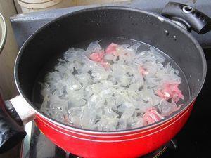 黄瓜银耳汤怎么做，黄瓜银耳汤怎么做好吃，黄瓜银耳汤做法