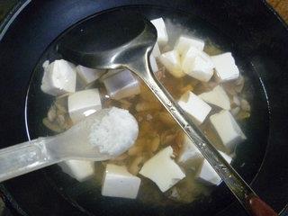 海瓜子豆腐汤怎么做，海瓜子豆腐汤怎么做好吃，海瓜子豆腐汤做法