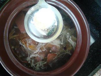 砂锅菌鲜汤怎么做，砂锅菌鲜汤怎么做好吃，砂锅菌鲜汤做法