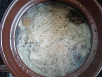 砂锅菌鲜汤怎么做，砂锅菌鲜汤怎么做好吃，砂锅菌鲜汤做法