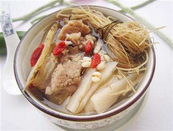 排骨头汤怎么做，排骨头汤怎么做好吃，排骨头汤做法
