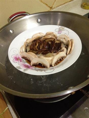 蘑菇豆酱蒸鳕鱼怎么做，蘑菇豆酱蒸鳕鱼怎么做好吃，蘑菇豆酱蒸鳕鱼做法