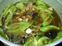 茶树菇丝瓜肉片汤怎么做，茶树菇丝瓜肉片汤怎么做好吃，茶树菇丝瓜肉片汤做法
