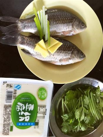 百分百奶白河鲫鱼豆腐汤怎么做，百分百奶白河鲫鱼豆腐汤怎么做好吃，百分百奶白河鲫鱼豆腐汤做法