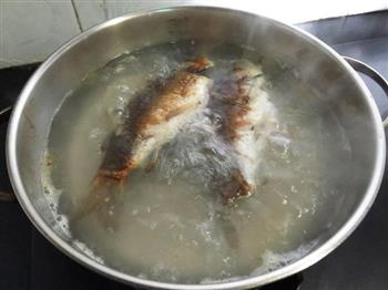 百分百奶白河鲫鱼豆腐汤怎么做，百分百奶白河鲫鱼豆腐汤怎么做好吃，百分百奶白河鲫鱼豆腐汤做法