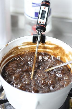 巧克力花生太妃糖怎么做，巧克力花生太妃糖怎么做好吃，巧克力花生太妃糖做法