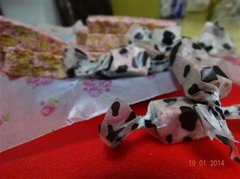 新年将至 快来动手做牛轧糖怎么做，新年将至 快来动手做牛轧糖怎么做好吃，新年将至 快来动手做牛轧糖做法