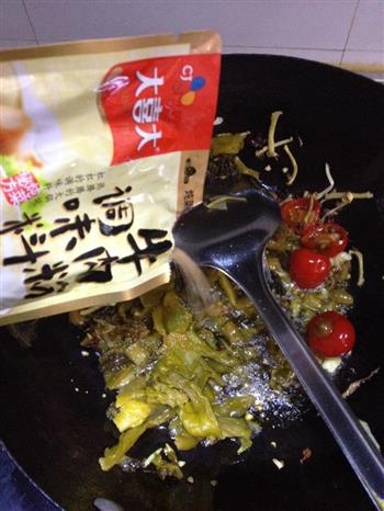 双椒酸菜鱼怎么做，双椒酸菜鱼怎么做好吃，双椒酸菜鱼做法