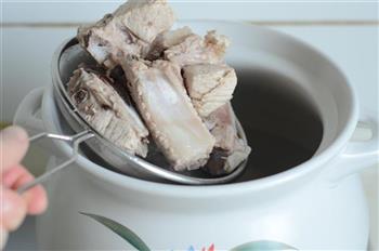 凉瓜排骨汤怎么做，凉瓜排骨汤怎么做好吃，凉瓜排骨汤做法