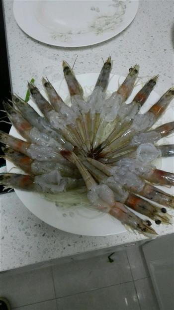 蒜蓉基围虾怎么做，蒜蓉基围虾怎么做好吃，蒜蓉基围虾做法