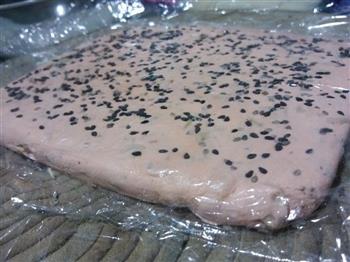草莓棉花糖牛轧糖怎么做，草莓棉花糖牛轧糖怎么做好吃，草莓棉花糖牛轧糖做法