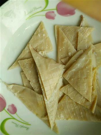 青椒洋葱炒鱿鱼干怎么做，青椒洋葱炒鱿鱼干怎么做好吃，青椒洋葱炒鱿鱼干做法