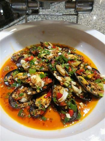 麻辣蒜蓉蒸青口怎么做，麻辣蒜蓉蒸青口怎么做好吃，麻辣蒜蓉蒸青口做法