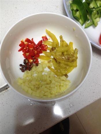爆炒鳝鱼丝怎么做，爆炒鳝鱼丝怎么做好吃，爆炒鳝鱼丝做法
