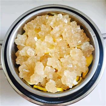 冰糖炖柠檬怎么做，冰糖炖柠檬怎么做好吃，冰糖炖柠檬做法