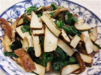 菜叶炒豆干怎么做，菜叶炒豆干怎么做好吃，菜叶炒豆干做法