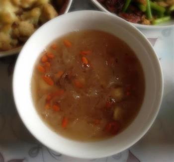 银耳莲子红枣汤怎么做，银耳莲子红枣汤怎么做好吃，银耳莲子红枣汤做法
